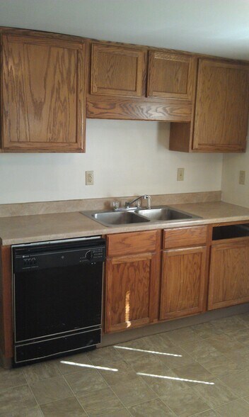 Primary Photo - 1113 East St
