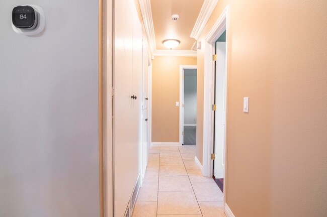 Building Photo - House for Rent in Redlands