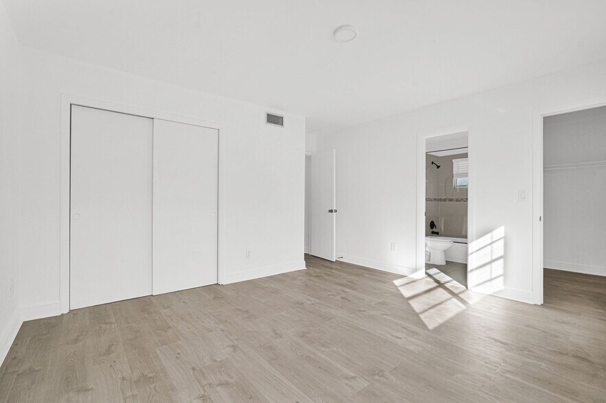 Building Photo - 8276 NE Miami Ct