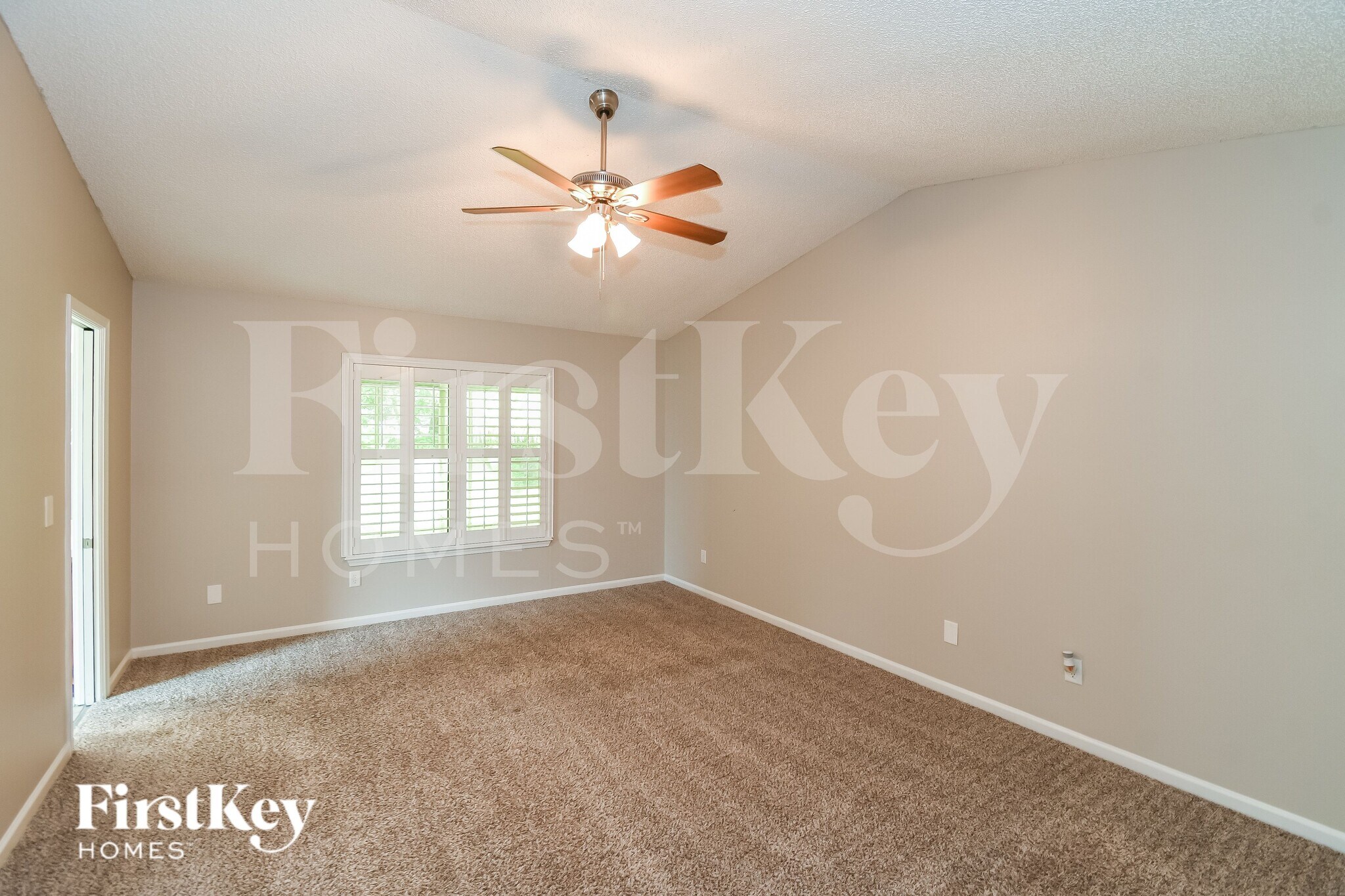 Building Photo - 1332 Lamboll Ave