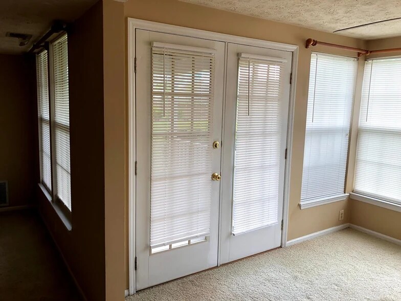 Building Photo - 601 Himes Ave