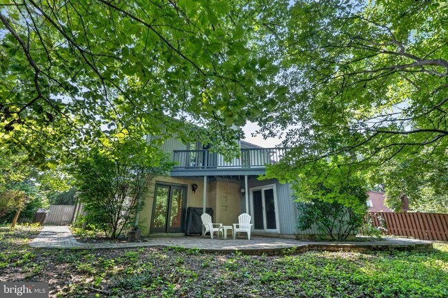 Building Photo - 6 Youngs Farm Ct