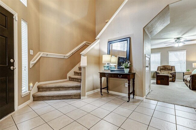 Building Photo - 6303 Applewood Forest Dr