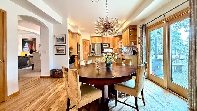 Building Photo - Warm & Spacious Woodmoor Home in a Fantast...
