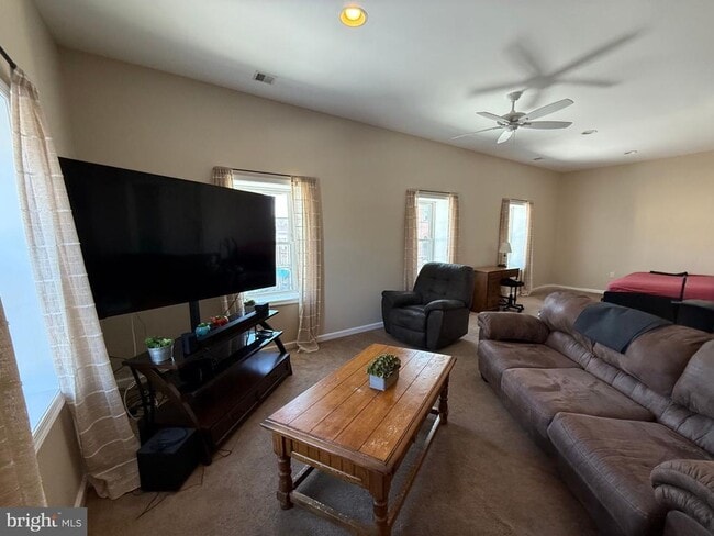 Building Photo - 2 S 3rd St