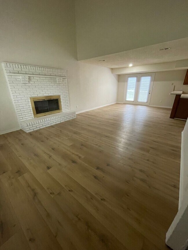 Building Photo - 3616-3618 Hermitage Rd.