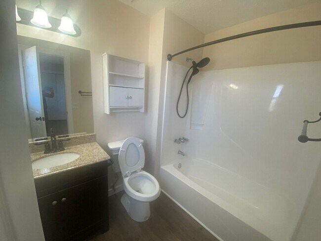 Building Photo - Expansive, Custom Home on East Bay!