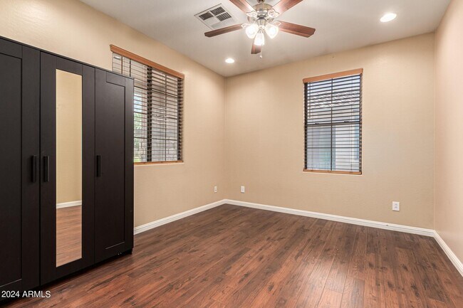 Building Photo - 4706 S Twinleaf Dr