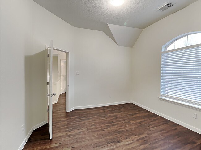 Building Photo - 38215 E Sulphur Creek Dr