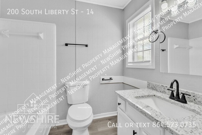 Building Photo - 200 S Liberty St