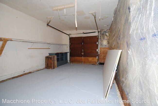 Building Photo - 3 br, 1.5 bath House - 2829 Horseshoe Way