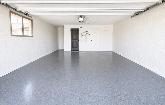Building Photo - 1237 E Riviera Dr