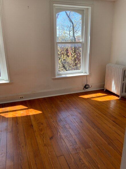 Building Photo - 113 E Patrick St