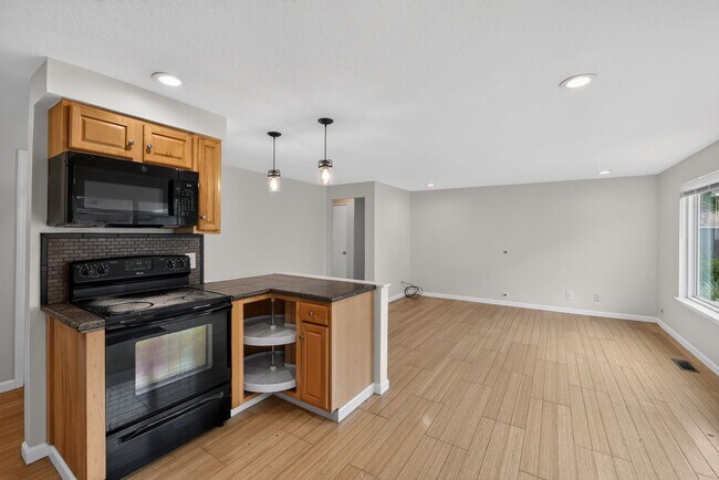 Building Photo - Charming Single-Level Home with Fresh Updates & Pet-Friendly Yard!