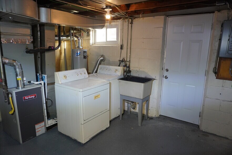 Building Photo - 3811 Lyndale Ave