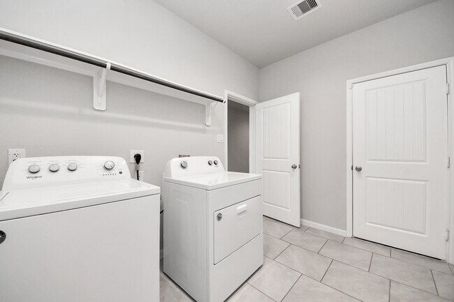 Building Photo - 4219 Prairie Landing Ln