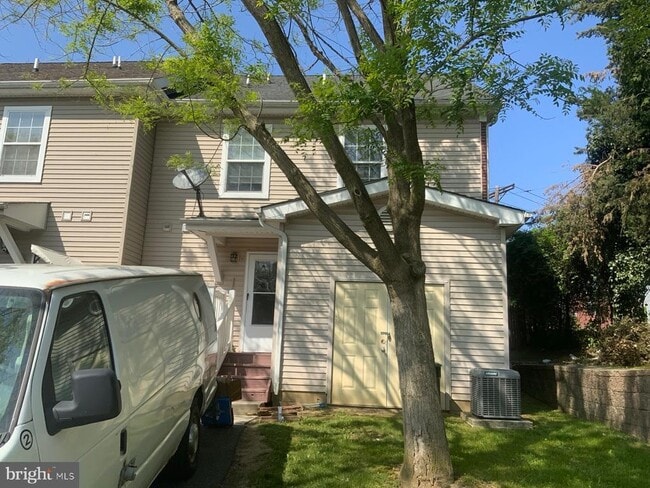 Building Photo - 359 Reservoir St