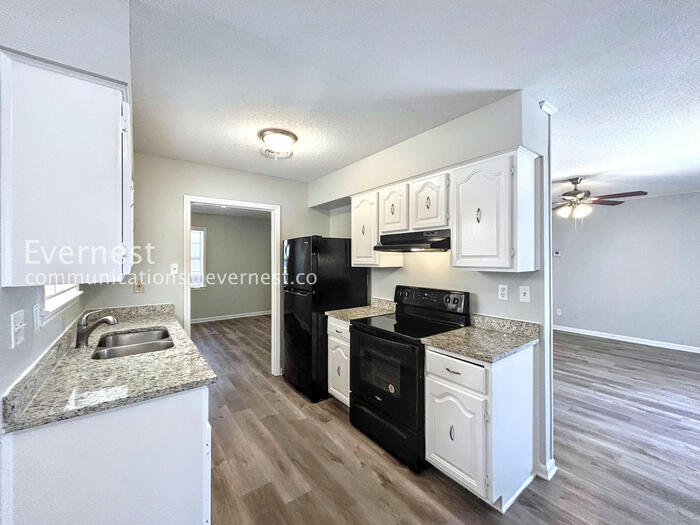 Building Photo - 3500 Panbrook Cove