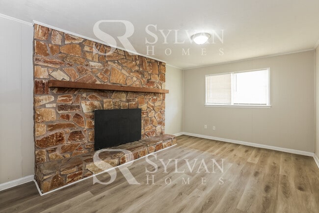 Building Photo - 6111 Thunderwood Rd