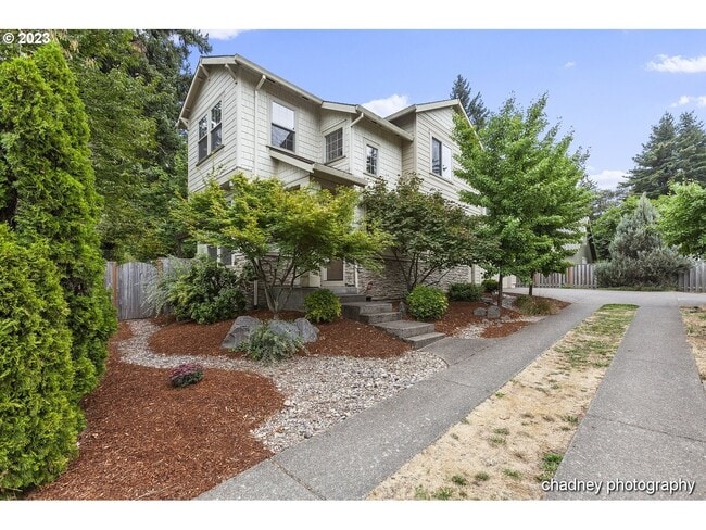 Building Photo - 5406 SW Taylors Ferry Rd