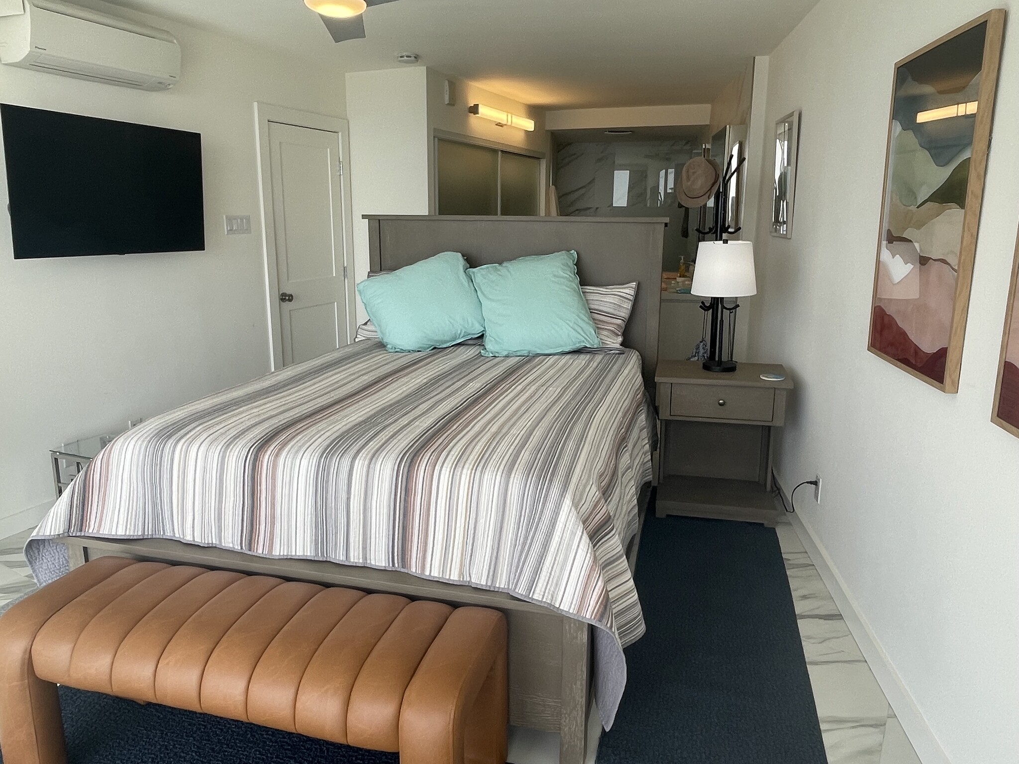Bedroom - 700 E Ocean Blvd