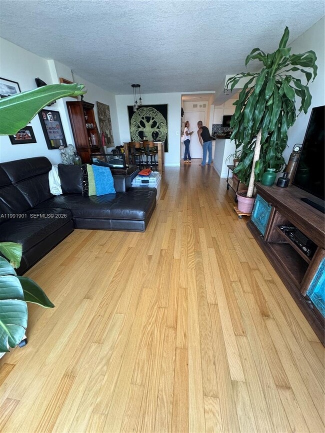 Building Photo - 150 SE 25th Rd