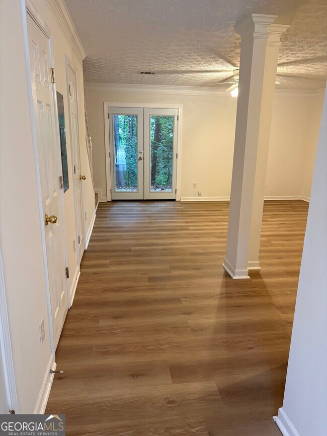 Building Photo - 4601 Logan Way