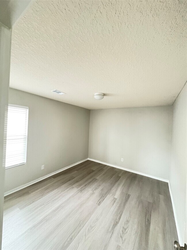 Building Photo - 2679 Cypressvine Dr