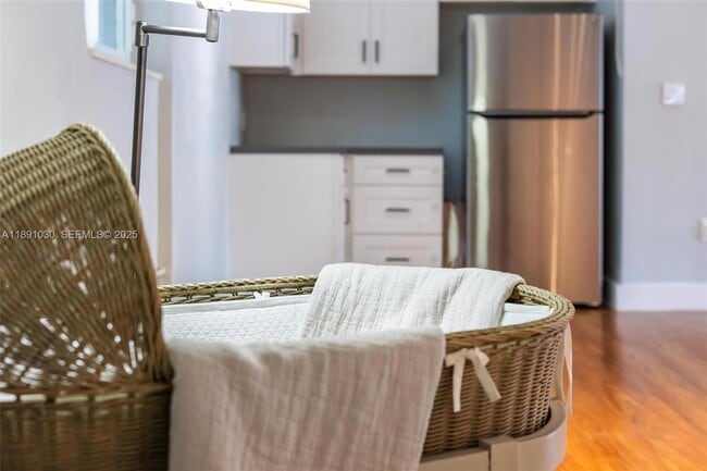 Building Photo - 1651 SW 13th Ave