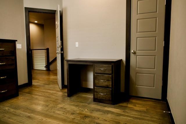 Building Photo - 705 S Jenkins Ave