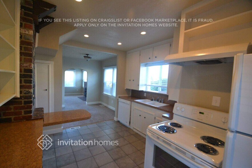 Building Photo - 1307 N Proctor St