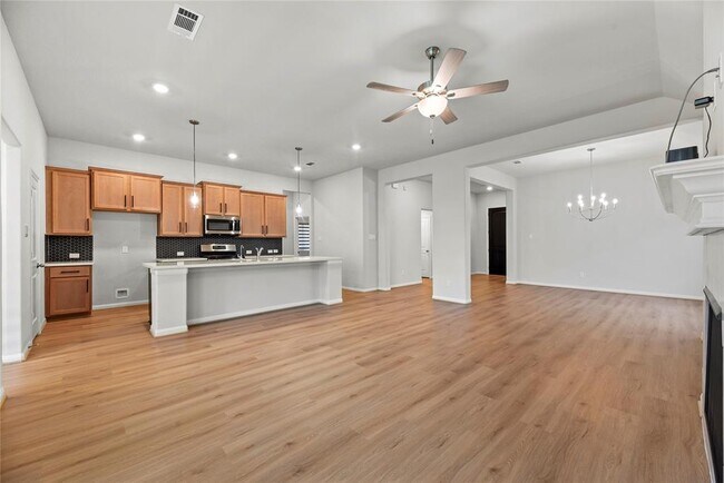 Building Photo - 839 Sarasota Shore Dr