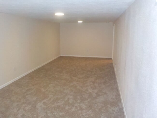 Building Photo - 1333 Fogarty Dr