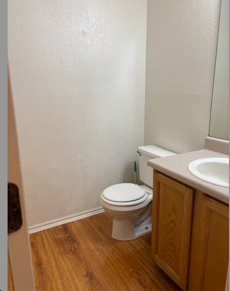 Building Photo - 3444 E 106th Ct