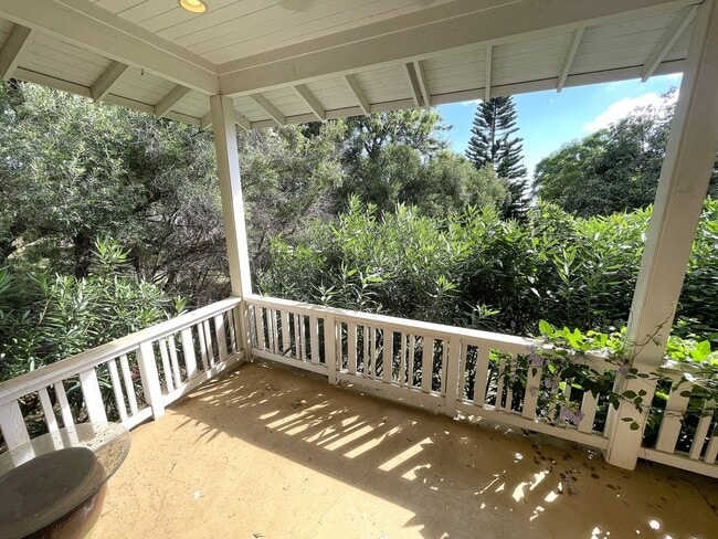 Building Photo - 240 Aulii Dr