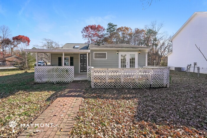 Building Photo - 1825 Glenside Dr