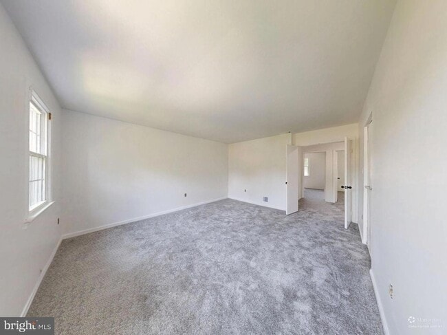 Building Photo - 8105 Kenova Ln
