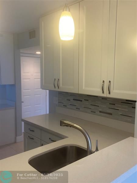 Building Photo - 750 SW 138th Ave