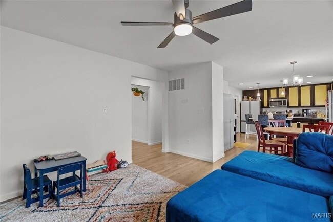 Building Photo - 757 Fox Creek Dr