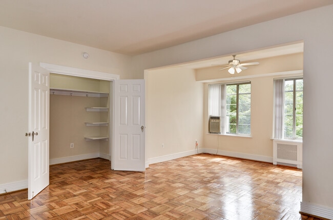 Studio, 1-Bedroom and 2-Bedroom Floor Plans - Majestic