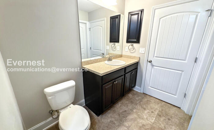 Building Photo - 648 Piney Woods Rd