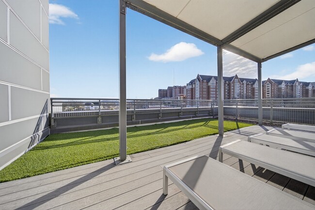 Building Photo - 1900 12th Ave S