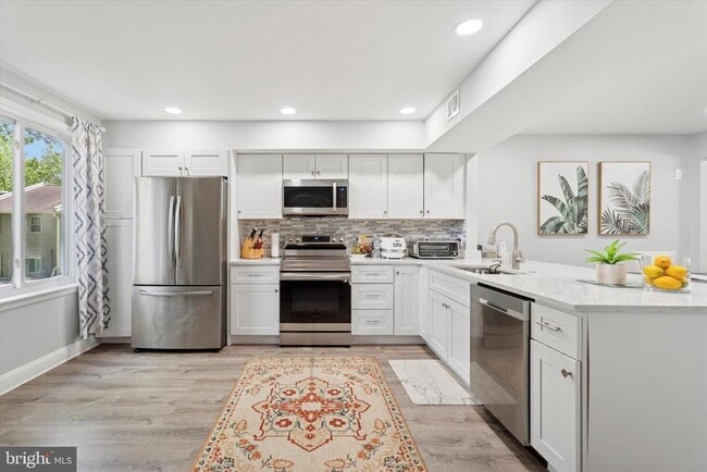 Building Photo - 205 Woodside Cir