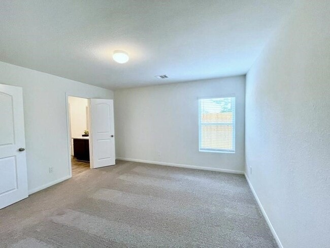 Building Photo - 13010 Sorrento Bay Dr