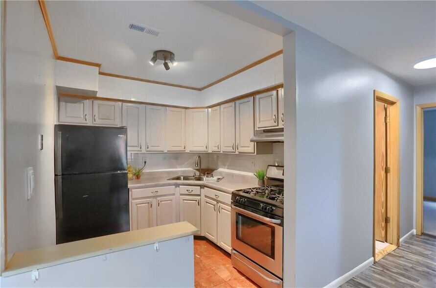 Building Photo - 1200 College Park Dr