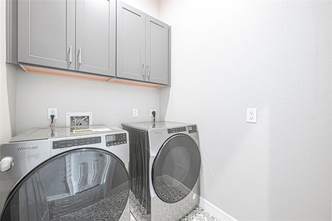 Building Photo - 6215 Suncrest Ct