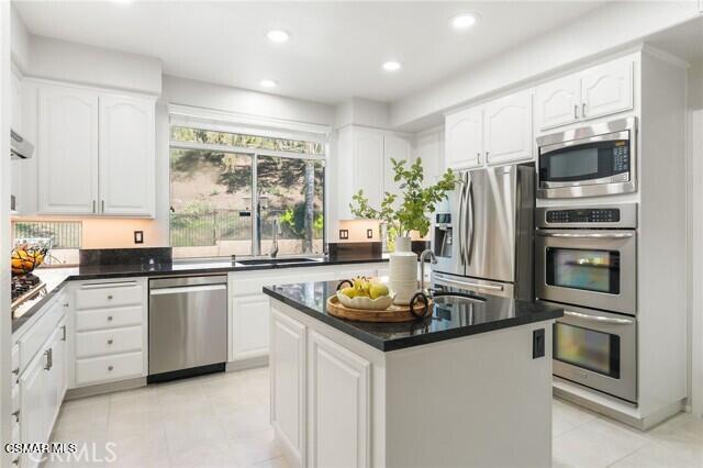 Building Photo - 4109 Laurelview Dr