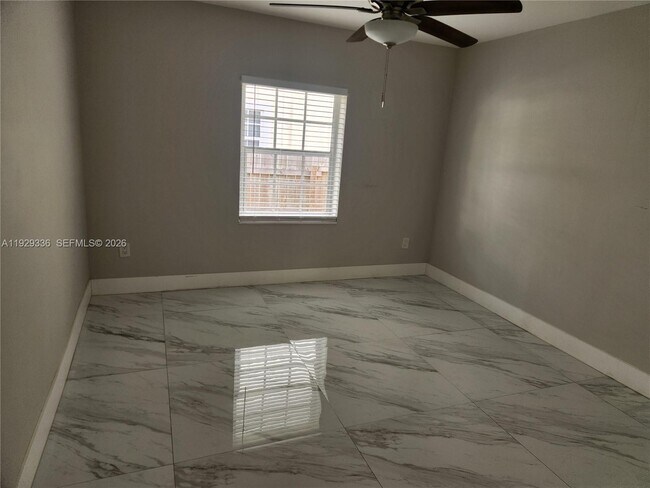 Building Photo - 342 E 46th St