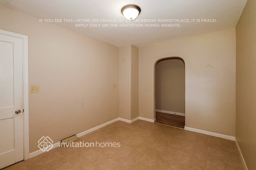 Building Photo - 3940 3rd St NE