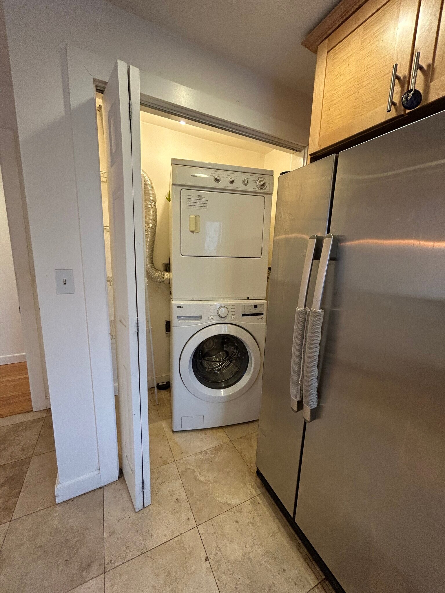 Building Photo - 22 Broadlawn Park